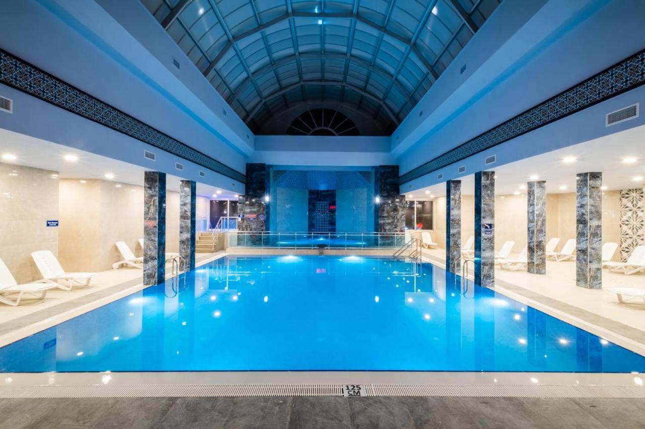 Spa Hotel Colossae Thermal Karahayit  Exterior foto The swimming pool at the hotel