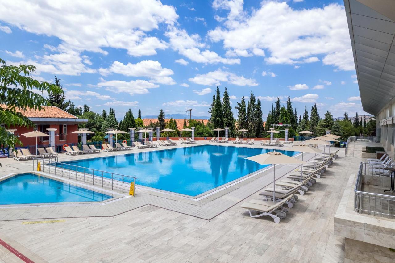 Spa Hotel Colossae Thermal Karahayit  Exterior foto The pool at the Athens Olympic Aquatic Centre
