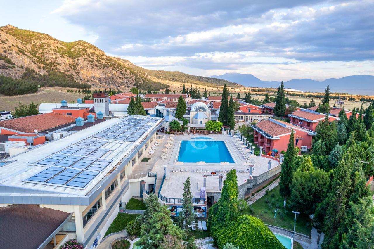 Spa Hotel Colossae Thermal Karahayit  Exterior foto The campus of the University of Patras