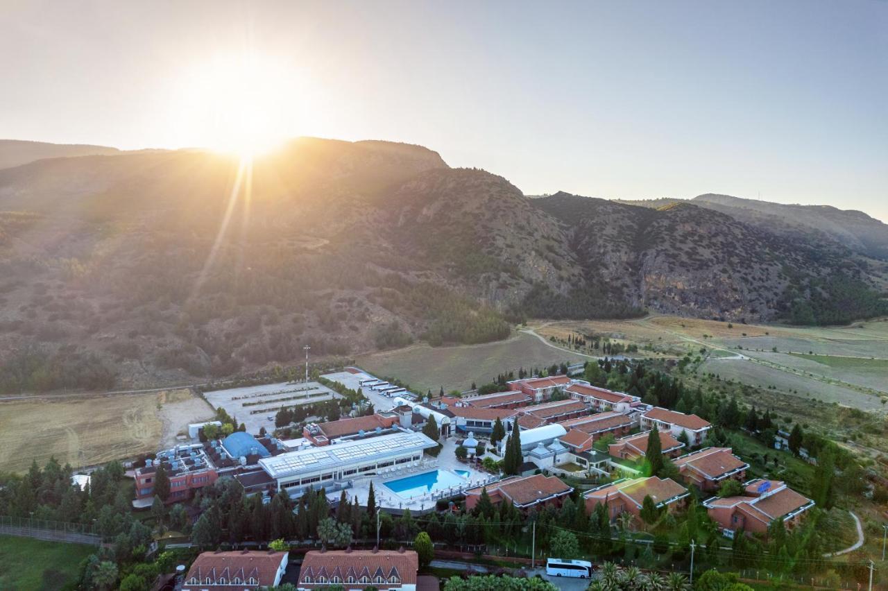 Spa Hotel Colossae Thermal Karahayit  Exterior foto Aerial view of the campus