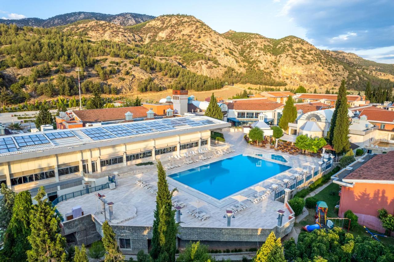 Spa Hotel Colossae Thermal Karahayit  Exterior foto The campus of the University of Patras