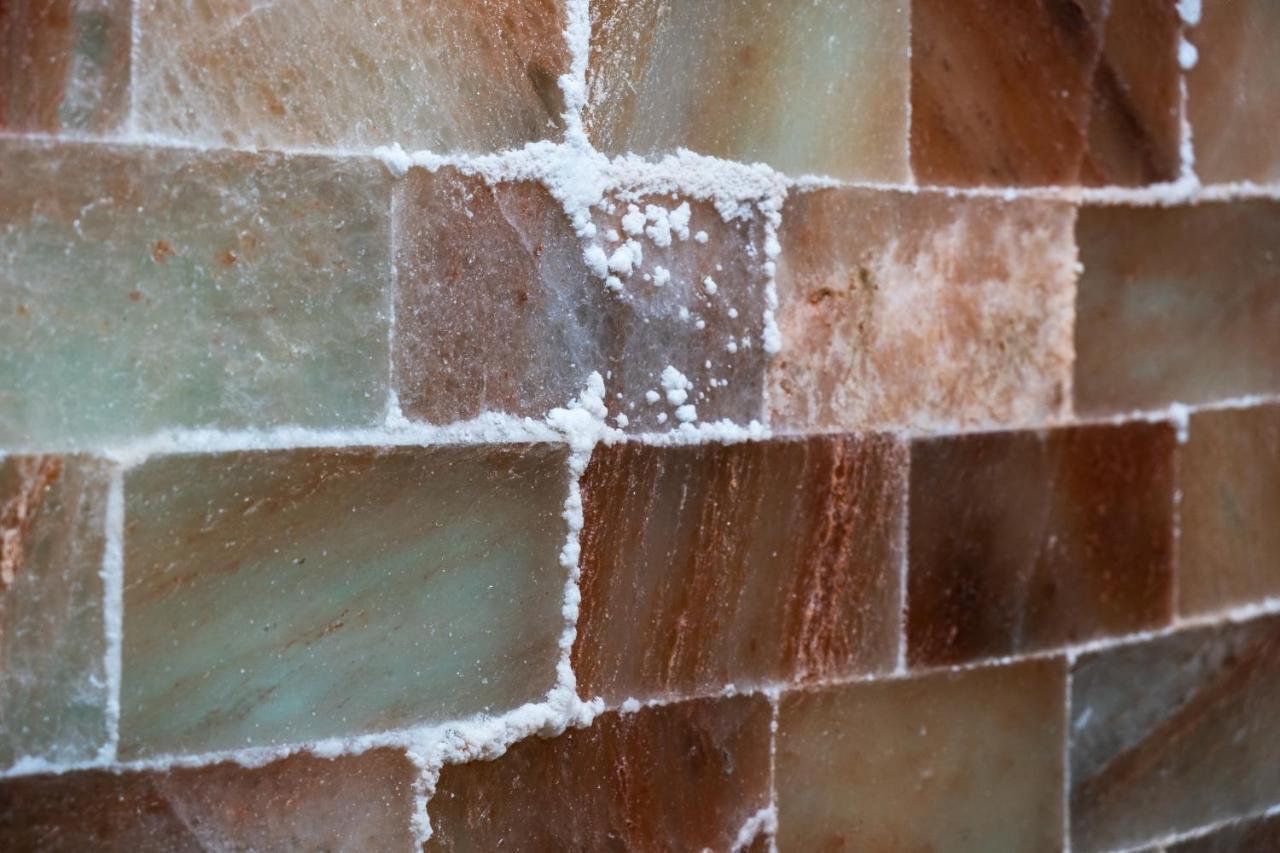 Spa Hotel Colossae Thermal Karahayit  Exterior foto Salt crystals on a wall