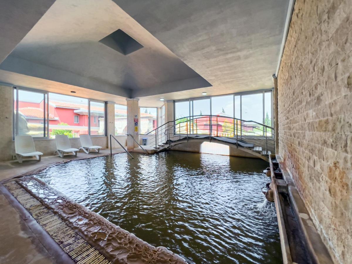 Spa Hotel Colossae Thermal Karahayit  Exterior foto The indoor thermal pool