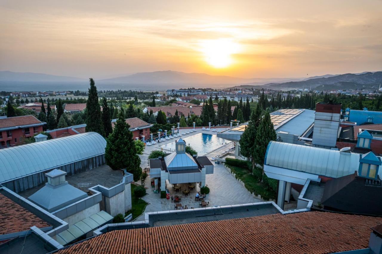 Spa Hotel Colossae Thermal Karahayit  Exterior foto The University of Patras