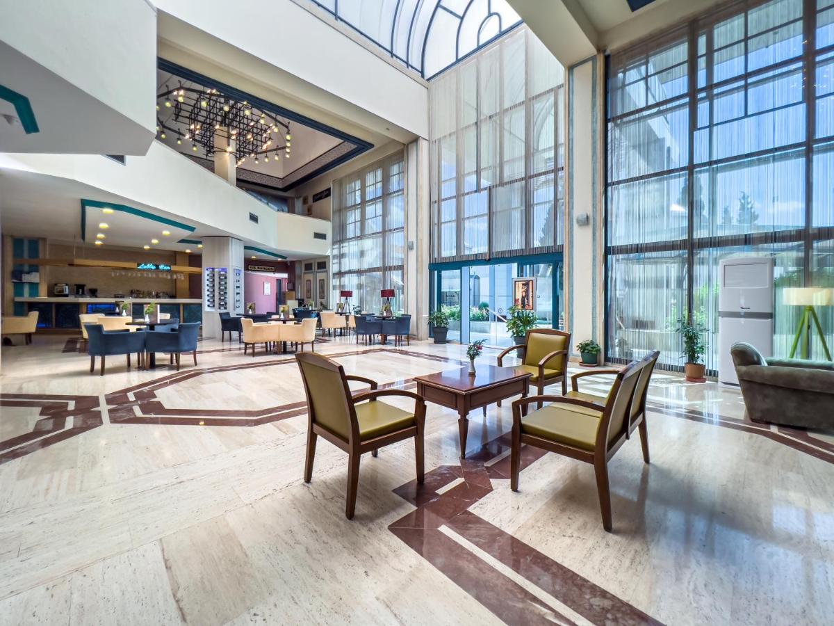 Spa Hotel Colossae Thermal Karahayit  Exterior foto Lobby