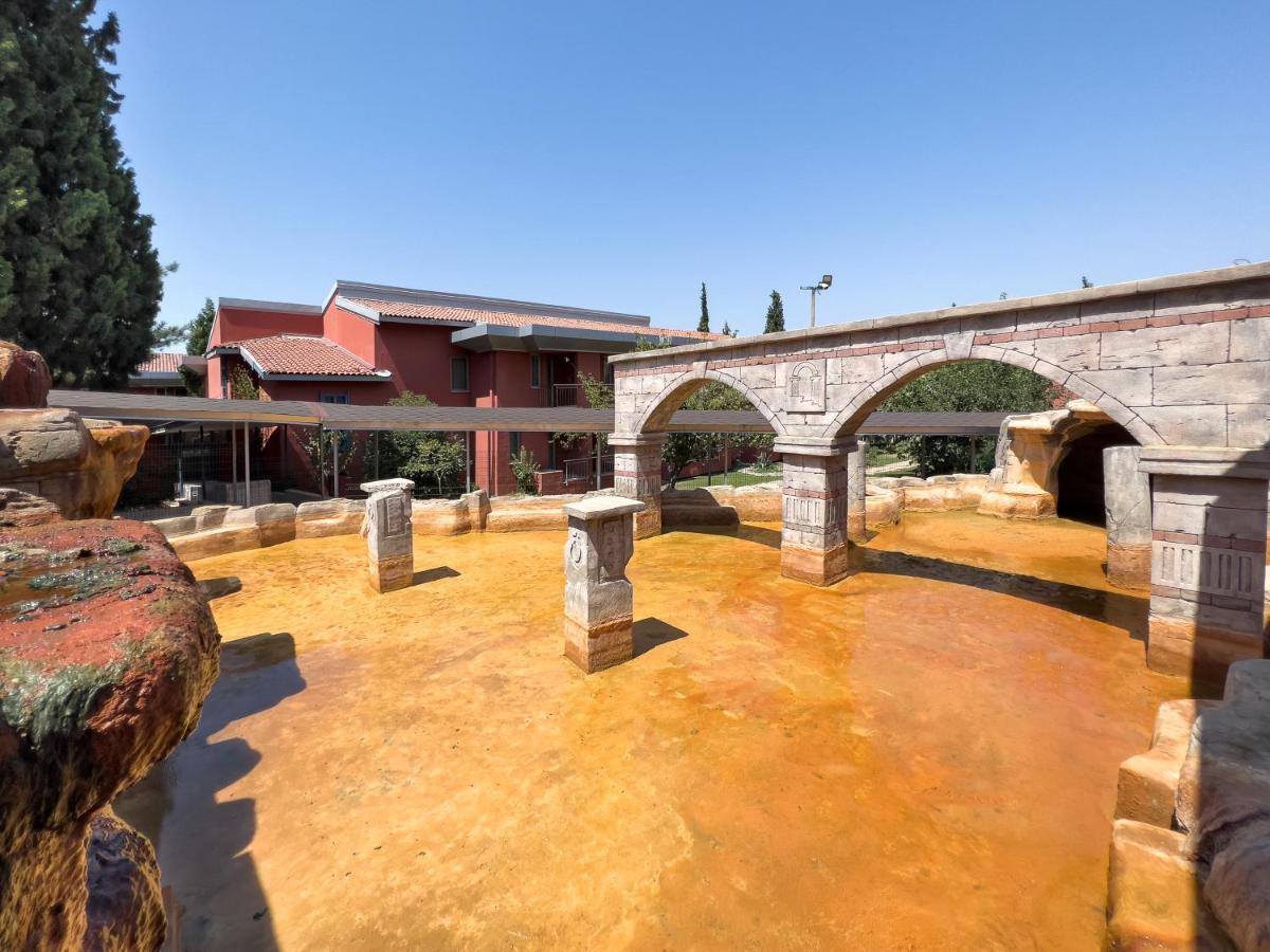 Spa Hotel Colossae Thermal Karahayit  Exterior foto The Roman baths of Chaponval