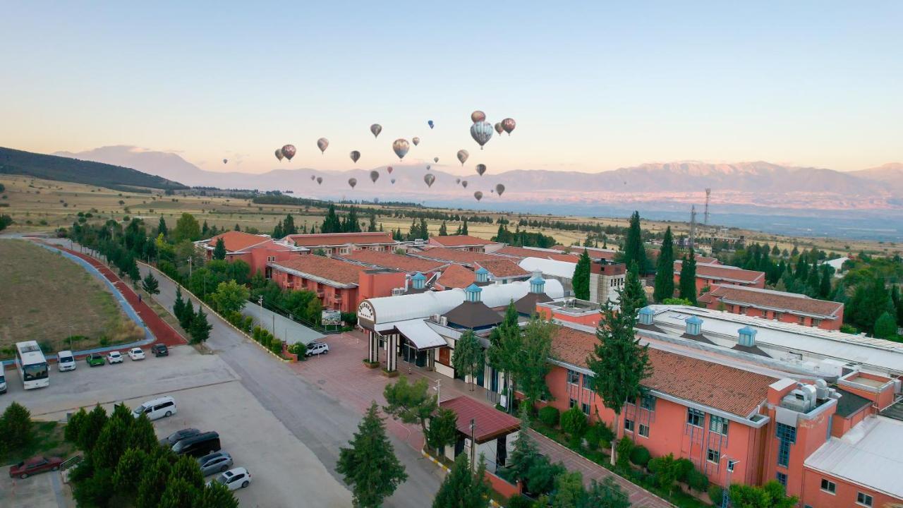 Spa Hotel Colossae Thermal Karahayit  Exterior foto Aerial view of the campus