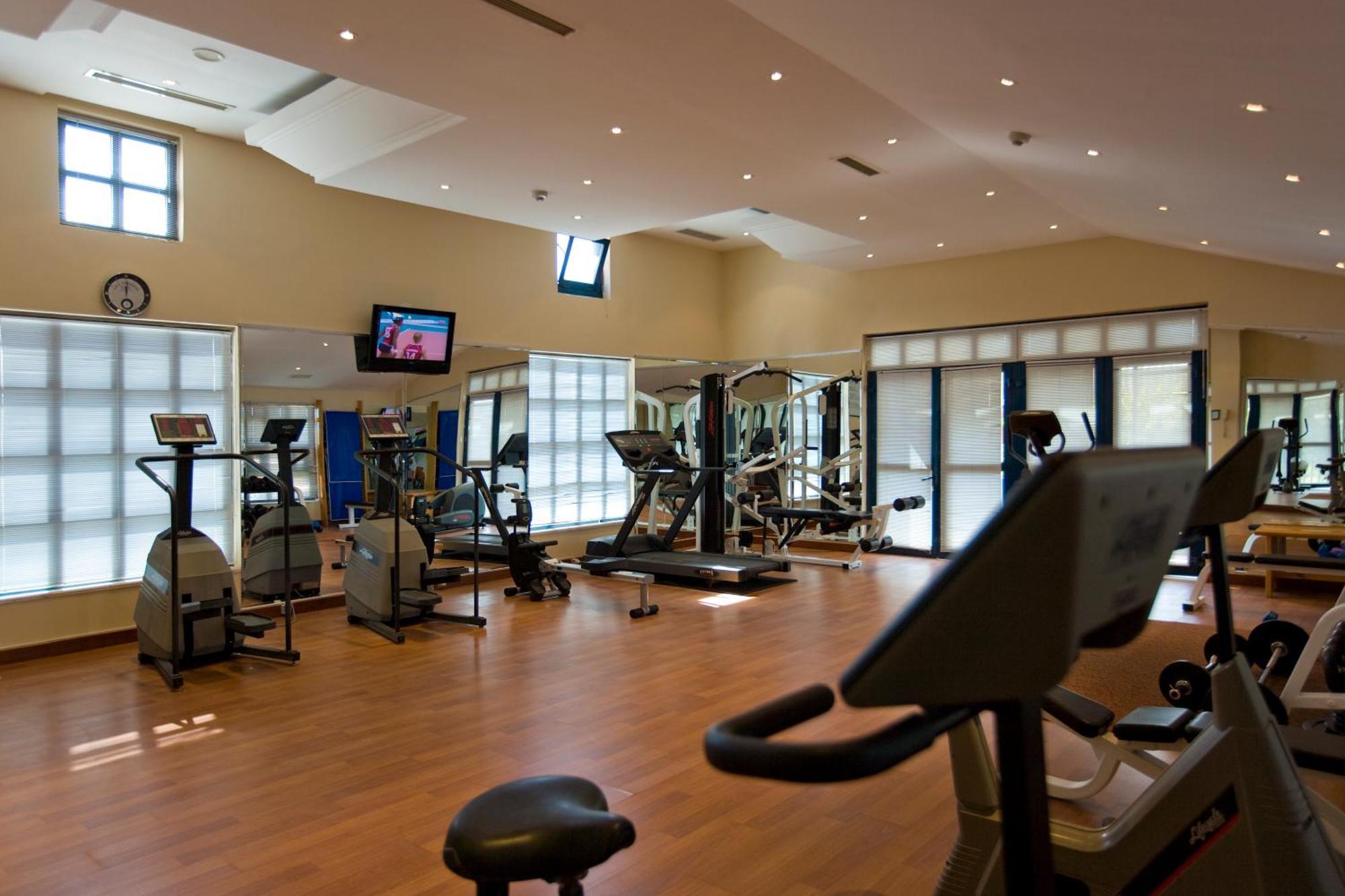 Spa Hotel Colossae Thermal Karahayit  Exterior foto The gym at the hotel